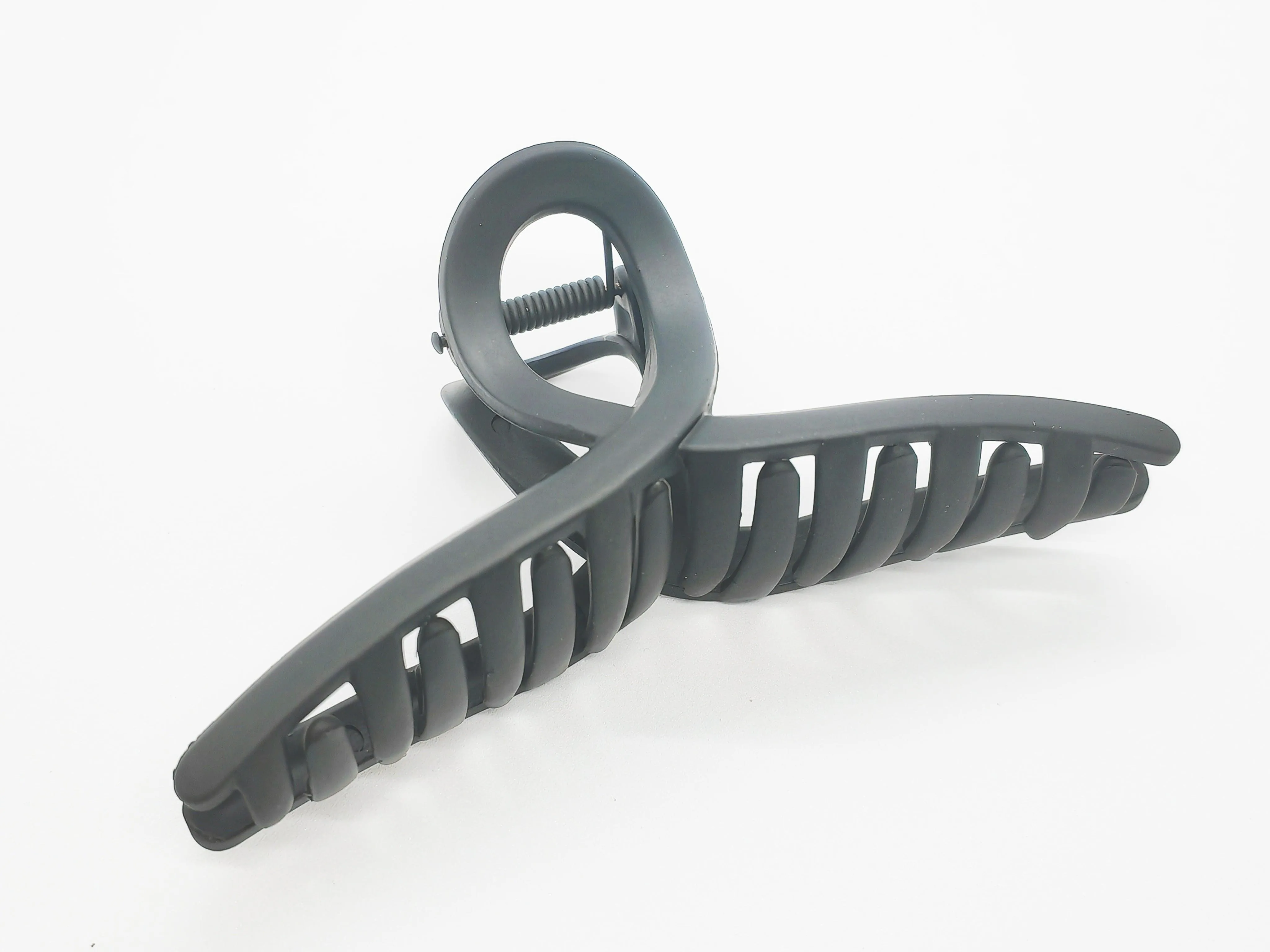 Trendy Matte Ink-Inspired Twisted Hair Claw Clip